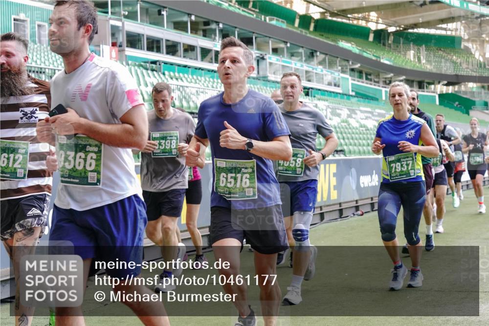 13.09.2026 - 21. swb-Marathon Bremen Michael Burmester http://msf.ph/oto/10461177 13.09.2026 13:12:18 Laufen im Stadion 118, 183, 265, 349, 514, 695, 702, 703, 843, 933, 984, 1113, 1226, 1286, 1334, 1435, 1849, 1851, 1936, 1952, 2005, 2248, 2264, 2281, 2299, 2330, 2336, 2353, 2375, 2377, 2398, 2426, 2443, 2461, 2478, 2505, 2531, 2589, 2659, 2669, 2673, 2684, 2765, 2792, 2804, 2815, 2822, 2836, 2850, 2860, 2884, 2895, 2907, 2963, 2966, 2975, 2976, 3027, 3079, 3082, 3143, 3155, 3159, 3293, 3308, 3328, 3349, 3352, 3409, 3434, 3549, 551 meine-sportfotos.de