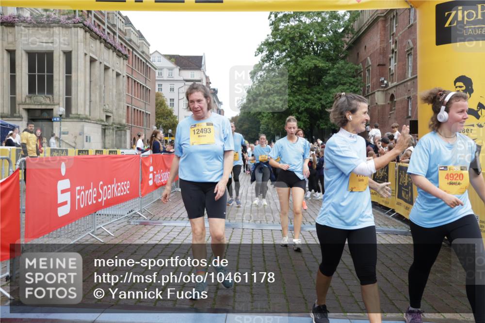 13.09.2026 - Kiel Lauf Yannick Fuchs http://msf.ph/oto/10461178 13.09.2026 09:53:26 Ziel 761, 802, 1417, 1499, 1718, 2058, 2886, 2978, 4920, 5779, 5789, 6180, 7143, 7185, 7541, 7552, 8260, 8353, 9568, 10495, 11059, 11073, 12284, 12493, 70, 175, 2399, 3205, 3581, 6241, 6613, 6845, 7140, 7226, 7495, 9707, 10275, 11312, 12417, 12468, 92, 852, 2657, 2691, 2748, 2948, 4144, 4626, 5988, 6254, 7429, 8502, 10929, 12390, 291, 1395, 4671, 6241, 6613, 6845, 7394, 8851, 9565, 10798, 12258 meine-sportfotos.de