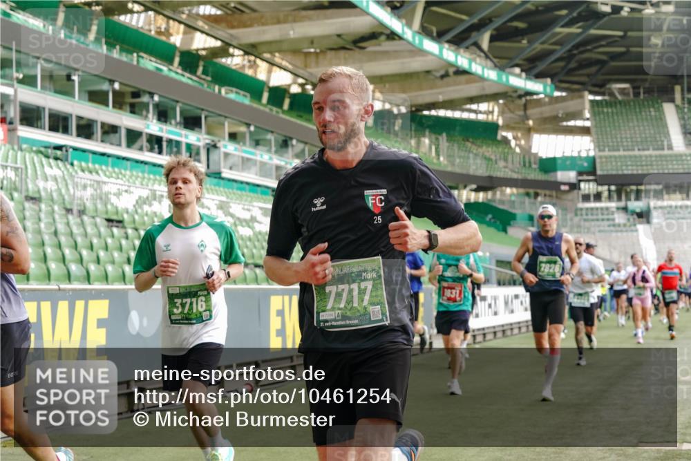 13.09.2026 - 21. swb-Marathon Bremen Michael Burmester http://msf.ph/oto/10461254 13.09.2026 12:55:09 Laufen im Stadion 161, 189, 201, 205, 385, 388, 411, 461, 472, 481, 495, 655, 666, 675, 816, 827, 854, 913, 1053, 1058, 1076, 1197, 1390, 1419, 1468, 1537, 1551, 1599, 1631, 1645, 1658, 2055, 2122, 2125, 2234, 2251, 2260, 2319, 2383, 2390, 2474, 2499, 2604, 2623, 2701, 2733, 2801, 2824, 2870, 2882, 2913, 2922, 2962, 2971, 3012, 3054, 3057, 3134, 3175, 3192, 3206, 3241, 3246, 3346, 3356, 3357, 3413, 3706, 3716, 3836, 4135, 4137, 4413, 4733, 5277, 5430, 5530, 6106, 2498, 3085 meine-sportfotos.de