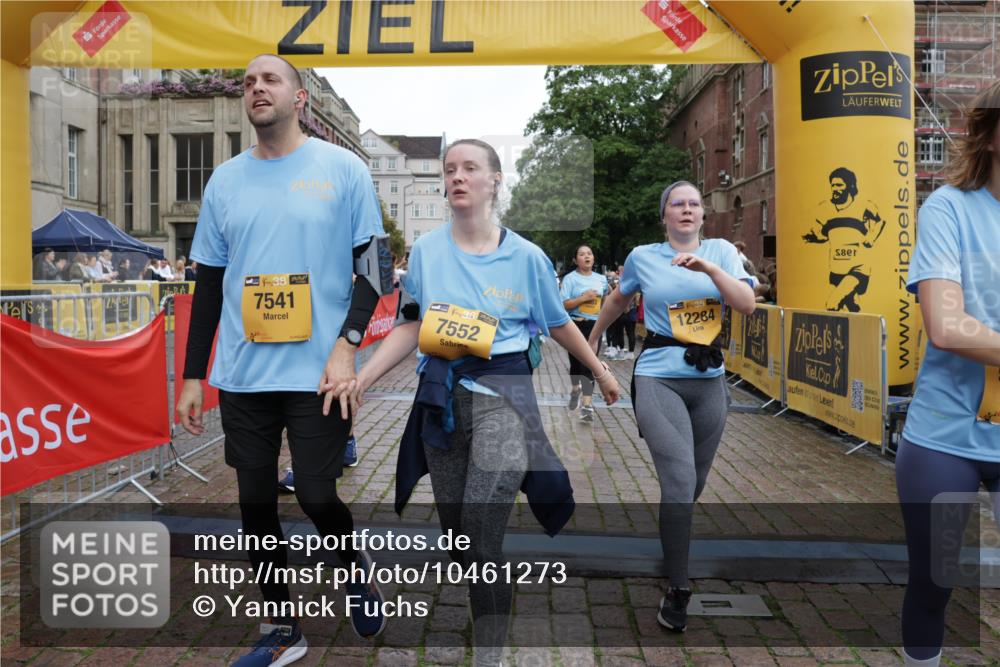 13.09.2026 - Kiel Lauf Yannick Fuchs http://msf.ph/oto/10461273 13.09.2026 09:53:31 Ziel 761, 802, 1417, 1499, 1718, 2886, 2948, 2978, 4920, 5779, 5789, 5988, 6180, 7185, 7429, 7541, 7552, 8260, 8353, 10495, 10929, 11059, 11073, 12284, 12493, 70, 175, 1718, 2058, 2399, 3205, 3581, 4920, 7140, 7143, 7226, 7495, 9568, 9707, 10275, 11312, 12417, 12468, 12493, 92, 852, 2657, 2691, 2748, 4144, 4539, 4626, 4803, 6254, 8502, 9057, 11872, 12390, 3581, 6241, 6613, 6845 meine-sportfotos.de