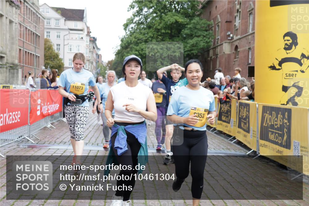 13.09.2026 - Kiel Lauf Yannick Fuchs http://msf.ph/oto/10461304 13.09.2026 09:53:32 Ziel 761, 802, 1417, 1499, 2886, 2948, 2978, 5779, 5789, 5988, 6180, 7185, 7429, 7541, 7552, 8260, 8353, 10495, 10929, 11059, 11073, 12284, 70, 175, 1718, 2058, 2399, 3205, 3581, 4920, 7140, 7143, 7226, 7495, 9568, 9707, 10275, 11312, 12417, 12468, 12493, 92, 200, 852, 2657, 2691, 2748, 4144, 4539, 4626, 4762, 4803, 6254, 8041, 8502, 9057, 10535, 11872, 12390, 70, 3581, 6241, 6613, 6845 meine-sportfotos.de