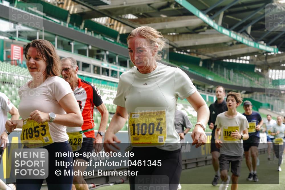 13.09.2026 - 21. swb-Marathon Bremen Michael Burmester http://msf.ph/oto/10461345 13.09.2026 10:34:27 Laufen im Stadion 10018, 10078, 10093, 10144, 10147, 10157, 10166, 10177, 10184, 10185, 10211, 10236, 10240, 10254, 10297, 10355, 10356, 10367, 10368, 10369, 10374, 10383, 10394, 10408, 10415, 10423, 10427, 10428, 10460, 10485, 10494, 10528, 10530, 10559, 10578, 10604, 10639, 10668, 10669, 10673, 10677, 10687, 10691, 10699, 10700, 10745, 10749, 10750, 10772, 10787, 10788, 10794, 10809, 10828, 10857, 10914, 10928, 11126, 11162, 11343, 11803, 11965, 10146, 10222 meine-sportfotos.de