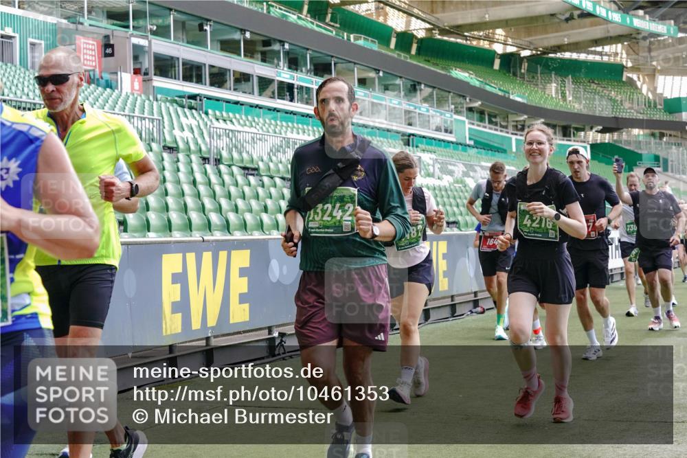 13.09.2026 - 21. swb-Marathon Bremen Michael Burmester http://msf.ph/oto/10461353 13.09.2026 13:12:20 Laufen im Stadion 118, 183, 265, 349, 514, 695, 702, 703, 843, 933, 984, 1113, 1226, 1286, 1334, 1435, 1849, 1851, 1936, 1952, 2005, 2248, 2264, 2281, 2299, 2330, 2336, 2353, 2375, 2377, 2398, 2426, 2443, 2461, 2478, 2505, 2531, 2589, 2659, 2669, 2673, 2684, 2765, 2792, 2804, 2815, 2822, 2836, 2850, 2860, 2884, 2895, 2907, 2963, 2966, 2975, 2976, 3027, 3079, 3082, 3143, 3155, 3159, 3293, 3308, 3328, 3349, 3352, 3409, 3434, 3549, 551 meine-sportfotos.de