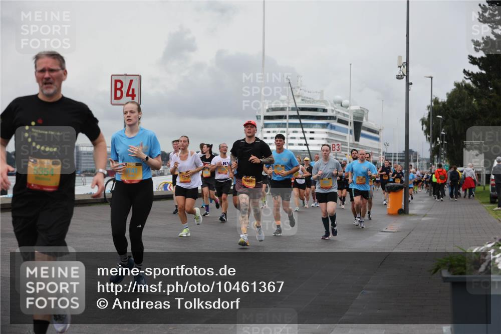 13.09.2026 - Kiel Lauf Andreas Tolksdorf http://msf.ph/oto/10461367 13.09.2026 12:01:52 Kiellinie 2903, 5354, 4, 8897, 3 meine-sportfotos.de