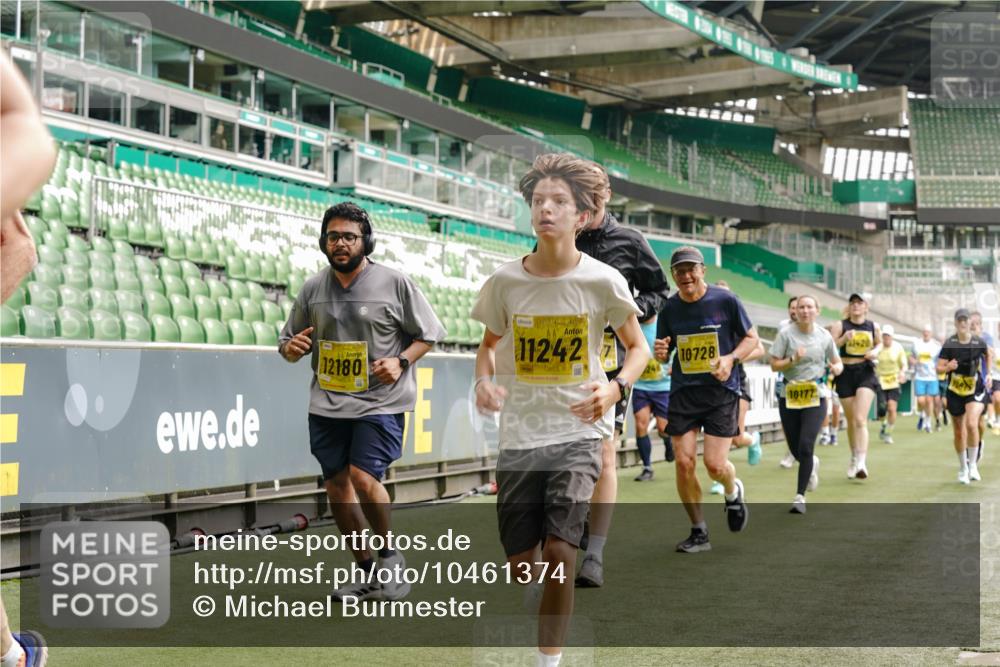 13.09.2026 - 21. swb-Marathon Bremen Michael Burmester http://msf.ph/oto/10461374 13.09.2026 10:34:27 Laufen im Stadion 10018, 10078, 10093, 10144, 10147, 10157, 10166, 10177, 10184, 10185, 10211, 10236, 10240, 10254, 10297, 10355, 10356, 10367, 10368, 10369, 10374, 10383, 10394, 10408, 10415, 10423, 10427, 10428, 10460, 10485, 10494, 10528, 10530, 10559, 10578, 10604, 10639, 10668, 10669, 10673, 10677, 10687, 10691, 10699, 10700, 10745, 10749, 10750, 10772, 10787, 10788, 10794, 10809, 10828, 10857, 10914, 10928, 11126, 11162, 11343, 11803, 11965, 10146, 10222 meine-sportfotos.de