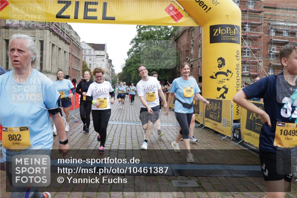 13.09.2026 - Kiel Lauf Yannick Fuchs http://msf.ph/oto/10461387 13.09.2026 09:53:36 Ziel 92, 761, 802, 852, 1417, 1499, 2886, 2948, 2978, 4626, 5789, 5988, 6254, 7185, 7429, 8353, 8502, 10495, 10929, 11073, 12284, 175, 1417, 1718, 2058, 2399, 3205, 4920, 5779, 6180, 7140, 7143, 7226, 7495, 7541, 7552, 8260, 9568, 9707, 10275, 11059, 11312, 12284, 12417, 12468, 12493, 200, 2657, 2691, 2748, 2953, 4144, 4539, 4762, 4803, 5695, 7194, 8041, 8044, 8473, 9057, 9446, 9516, 10535, 11872, 12390, 70, 175, 3205, 3581, 7226, 9707, 12417, 12468 meine-sportfotos.de
