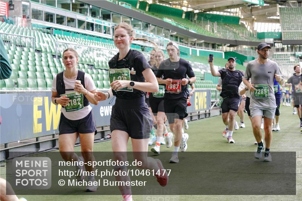 13.09.2026 - 21. swb-Marathon Bremen Michael Burmester http://msf.ph/oto/10461477 13.09.2026 13:12:21 Laufen im Stadion 118, 183, 265, 349, 514, 695, 702, 703, 843, 933, 984, 1113, 1226, 1286, 1334, 1435, 1641, 1849, 1851, 1936, 1952, 2005, 2248, 2264, 2281, 2299, 2330, 2336, 2353, 2375, 2377, 2398, 2426, 2443, 2461, 2478, 2505, 2531, 2589, 2659, 2669, 2673, 2684, 2765, 2792, 2804, 2815, 2822, 2836, 2850, 2860, 2884, 2895, 2907, 2963, 2966, 2975, 2976, 3027, 3079, 3082, 3143, 3155, 3159, 3253, 3293, 3308, 3328, 3349, 3352, 3409, 3434, 3549, 551 meine-sportfotos.de