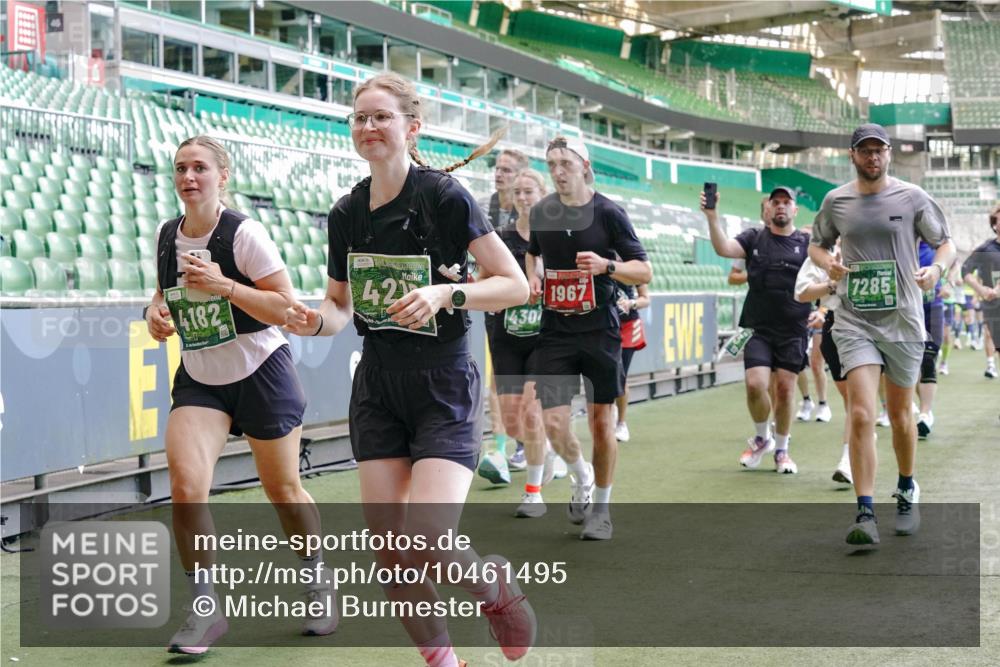 13.09.2026 - 21. swb-Marathon Bremen Michael Burmester http://msf.ph/oto/10461495 13.09.2026 13:12:21 Laufen im Stadion 118, 183, 265, 349, 514, 695, 702, 703, 843, 933, 984, 1113, 1226, 1286, 1334, 1435, 1641, 1849, 1851, 1936, 1952, 2005, 2248, 2264, 2281, 2299, 2330, 2336, 2353, 2375, 2377, 2398, 2426, 2443, 2461, 2478, 2505, 2531, 2589, 2659, 2669, 2673, 2684, 2765, 2792, 2804, 2815, 2822, 2836, 2850, 2860, 2884, 2895, 2907, 2963, 2966, 2975, 2976, 3027, 3079, 3082, 3143, 3155, 3159, 3253, 3293, 3308, 3328, 3349, 3352, 3409, 3434, 3549, 551 meine-sportfotos.de