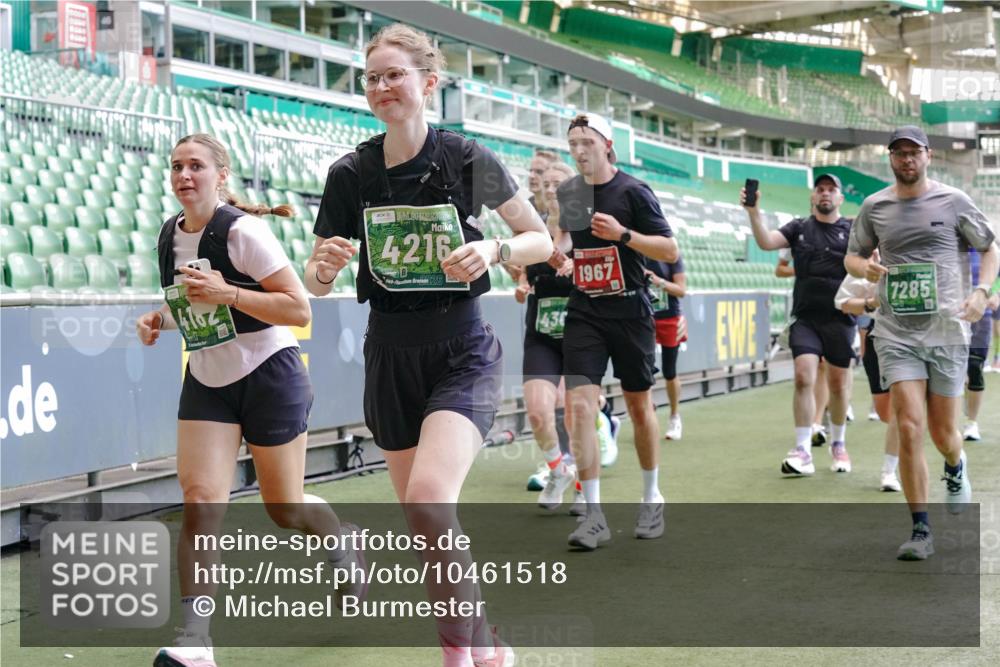 13.09.2026 - 21. swb-Marathon Bremen Michael Burmester http://msf.ph/oto/10461518 13.09.2026 13:12:21 Laufen im Stadion 118, 183, 265, 349, 514, 695, 702, 703, 843, 933, 984, 1113, 1226, 1286, 1334, 1435, 1641, 1849, 1851, 1936, 1952, 2005, 2248, 2264, 2281, 2299, 2330, 2336, 2353, 2375, 2377, 2398, 2426, 2443, 2461, 2478, 2505, 2531, 2589, 2659, 2669, 2673, 2684, 2765, 2792, 2804, 2815, 2822, 2836, 2850, 2860, 2884, 2895, 2907, 2963, 2966, 2975, 2976, 3027, 3079, 3082, 3143, 3155, 3159, 3253, 3293, 3308, 3328, 3349, 3352, 3409, 3434, 3549, 551 meine-sportfotos.de