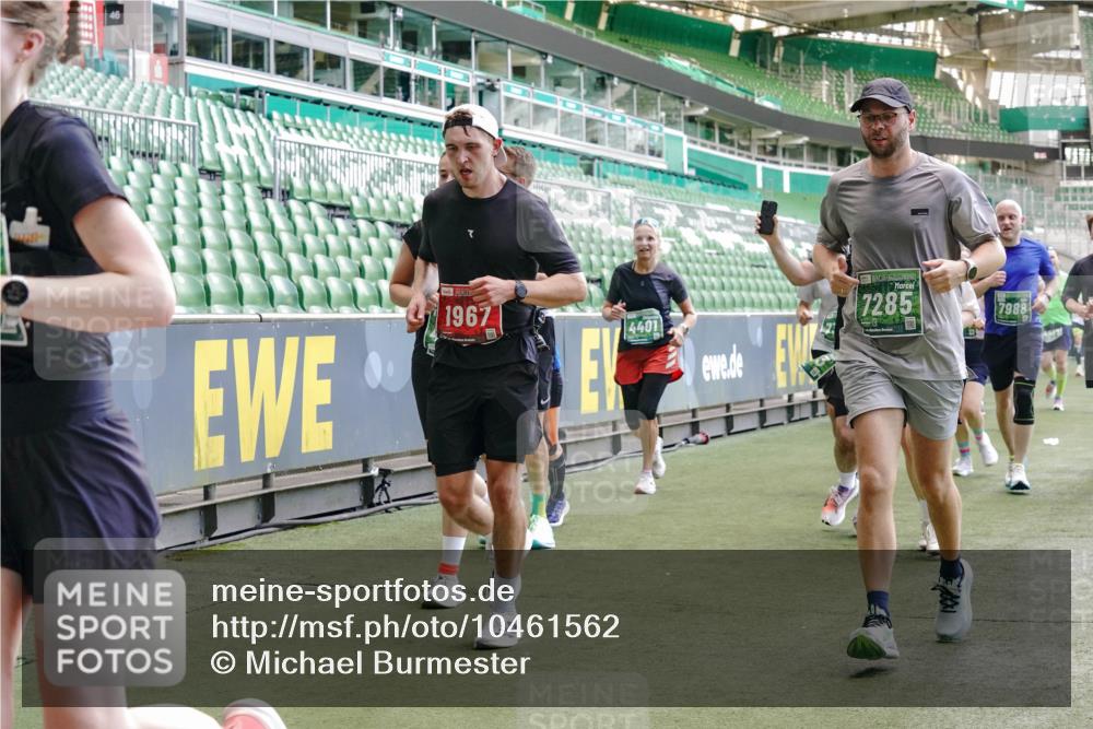 13.09.2026 - 21. swb-Marathon Bremen Michael Burmester http://msf.ph/oto/10461562 13.09.2026 13:12:22 Laufen im Stadion 118, 183, 265, 349, 514, 695, 702, 703, 843, 933, 984, 1113, 1226, 1286, 1334, 1435, 1641, 1849, 1851, 1936, 1952, 2005, 2248, 2264, 2281, 2299, 2330, 2336, 2353, 2375, 2377, 2398, 2426, 2439, 2443, 2461, 2478, 2505, 2531, 2589, 2659, 2669, 2673, 2684, 2765, 2792, 2804, 2815, 2822, 2836, 2850, 2860, 2884, 2895, 2907, 2963, 2966, 2975, 2976, 3027, 3079, 3082, 3143, 3155, 3159, 3253, 3293, 3308, 3328, 3349, 3352, 3434, 3549, 551 meine-sportfotos.de
