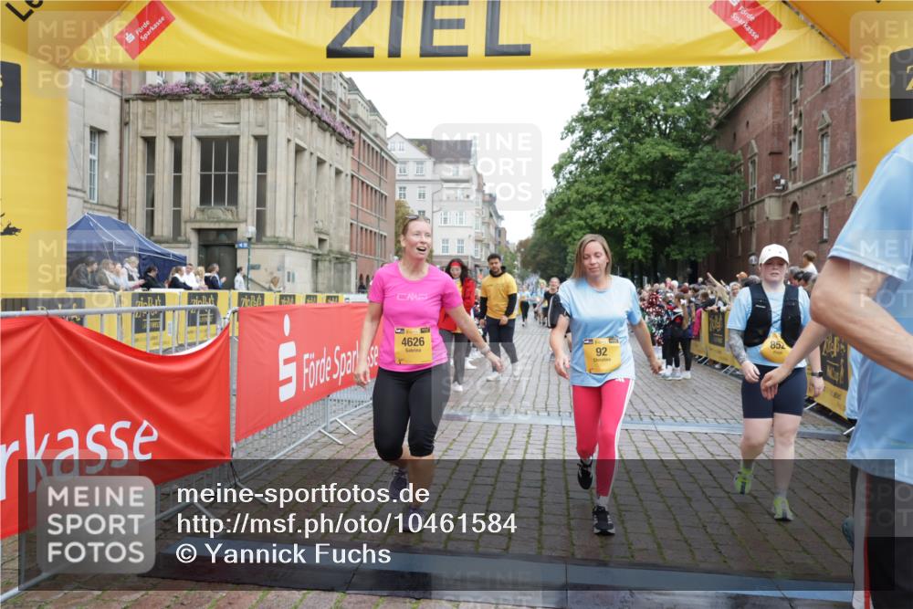13.09.2026 - Kiel Lauf Yannick Fuchs http://msf.ph/oto/10461584 13.09.2026 09:53:44 Ziel 92, 852, 2657, 2691, 2748, 4144, 4626, 5988, 6254, 8502, 11872, 12390, 761, 802, 1417, 1499, 1718, 2058, 2886, 2948, 2978, 4920, 5779, 5789, 6180, 7140, 7143, 7185, 7429, 7541, 7552, 8260, 8353, 9568, 10275, 10495, 10929, 11059, 11073, 11312, 12284, 12493, 200, 2953, 3703, 4277, 4539, 4762, 4803, 4988, 5670, 5695, 7194, 7458, 8041, 8044, 8473, 9057, 9446, 9516, 10535, 11100, 175, 2399, 7140, 7226, 7495, 9707, 10275 meine-sportfotos.de