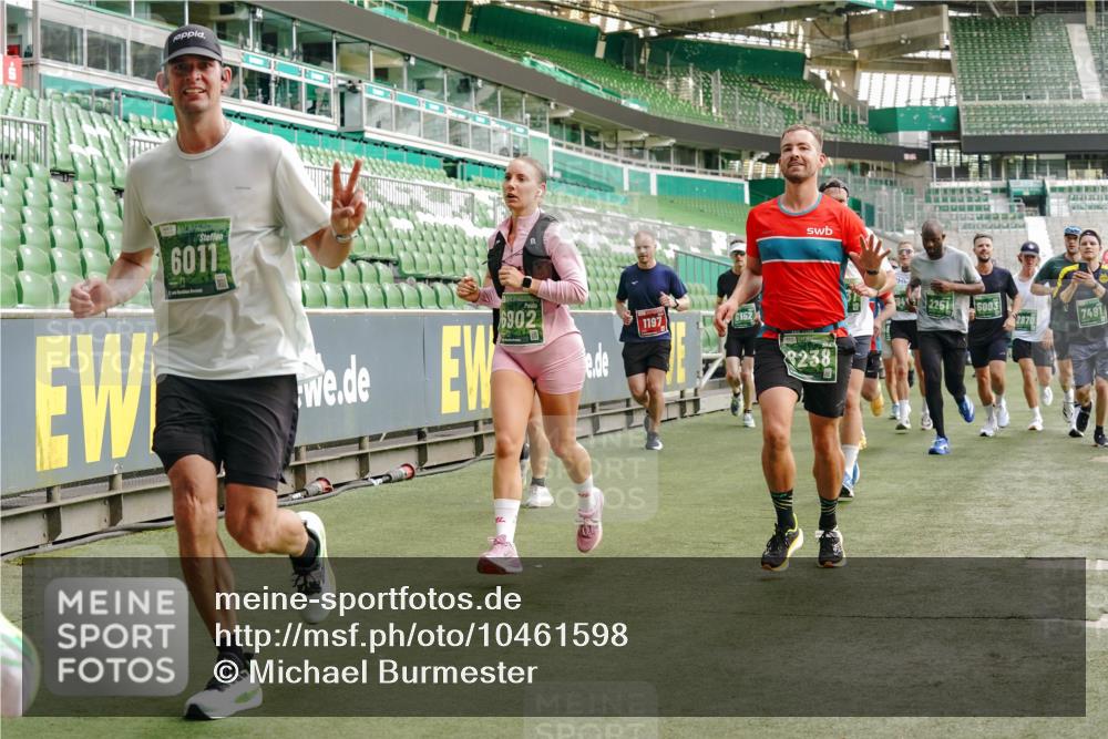 13.09.2026 - 21. swb-Marathon Bremen Michael Burmester http://msf.ph/oto/10461598 13.09.2026 12:55:15 Laufen im Stadion 161, 189, 201, 205, 385, 388, 411, 461, 465, 472, 481, 495, 655, 666, 816, 827, 854, 913, 1053, 1058, 1076, 1197, 1390, 1419, 1468, 1537, 1551, 1599, 1631, 1645, 1658, 1750, 2055, 2122, 2125, 2234, 2251, 2260, 2319, 2383, 2390, 2474, 2499, 2604, 2623, 2701, 2733, 2801, 2824, 2870, 2882, 2913, 2922, 2962, 2971, 3012, 3054, 3057, 3134, 3175, 3192, 3206, 3241, 3246, 3346, 3356, 3357, 3413, 3508, 3706, 3716, 3836, 4135, 4137, 4413, 4479, 4733, 5277, 5430, 5530, 6106, 2498, 3085 meine-sportfotos.de