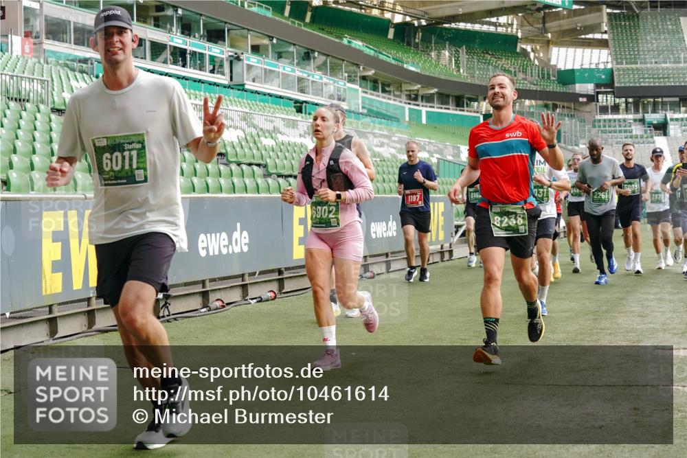 13.09.2026 - 21. swb-Marathon Bremen Michael Burmester http://msf.ph/oto/10461614 13.09.2026 12:55:15 Laufen im Stadion 161, 189, 201, 205, 385, 388, 411, 461, 465, 472, 481, 495, 655, 666, 816, 827, 854, 913, 1053, 1058, 1076, 1197, 1390, 1419, 1468, 1537, 1551, 1599, 1631, 1645, 1658, 1750, 2055, 2122, 2125, 2234, 2251, 2260, 2319, 2383, 2390, 2474, 2499, 2604, 2623, 2701, 2733, 2801, 2824, 2870, 2882, 2913, 2922, 2962, 2971, 3012, 3054, 3057, 3134, 3175, 3192, 3206, 3241, 3246, 3346, 3356, 3357, 3413, 3508, 3706, 3716, 3836, 4135, 4137, 4413, 4479, 4733, 5277, 5430, 5530, 6106, 2498, 3085 meine-sportfotos.de