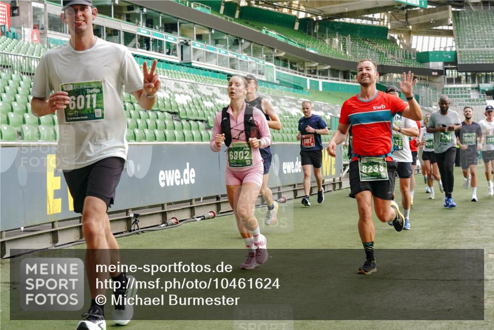 13.09.2026 - 21. swb-Marathon Bremen Michael Burmester http://msf.ph/oto/10461624 13.09.2026 12:55:15 Laufen im Stadion 161, 189, 201, 205, 385, 388, 411, 461, 465, 472, 481, 495, 655, 666, 816, 827, 854, 913, 1053, 1058, 1076, 1197, 1390, 1419, 1468, 1537, 1551, 1599, 1631, 1645, 1658, 1750, 2055, 2122, 2125, 2234, 2251, 2260, 2319, 2383, 2390, 2474, 2499, 2604, 2623, 2701, 2733, 2801, 2824, 2870, 2882, 2913, 2922, 2962, 2971, 3012, 3054, 3057, 3134, 3175, 3192, 3206, 3241, 3246, 3346, 3356, 3357, 3413, 3508, 3706, 3716, 3836, 4135, 4137, 4413, 4479, 4733, 5277, 5430, 5530, 6106, 2498, 3085 meine-sportfotos.de