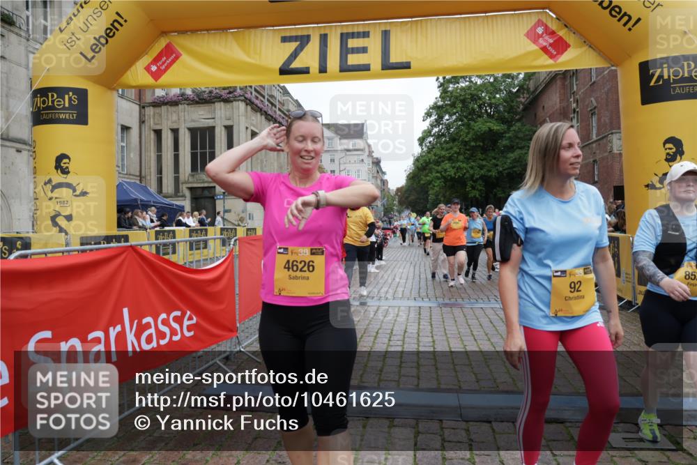 13.09.2026 - Kiel Lauf Yannick Fuchs http://msf.ph/oto/10461625 13.09.2026 09:53:45 Ziel 92, 852, 2657, 2691, 2748, 4144, 4626, 5988, 6254, 8502, 9057, 11872, 12390, 761, 802, 1417, 1499, 1718, 2058, 2886, 2948, 2978, 4920, 5779, 5789, 5988, 6180, 7143, 7185, 7429, 7541, 7552, 8260, 8353, 9568, 10275, 10495, 10929, 11059, 11073, 11312, 12284, 12493, 200, 2953, 3702, 3703, 4277, 4539, 4762, 4803, 4988, 5670, 5695, 7194, 7458, 8041, 8044, 8473, 9446, 9516, 10535, 11100, 175, 2399, 7140, 7495, 10275 meine-sportfotos.de