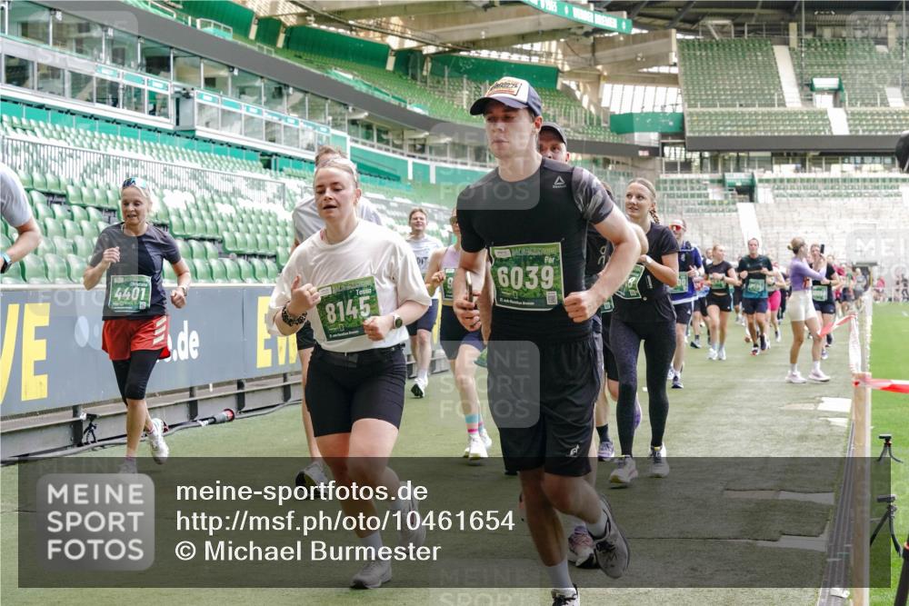 13.09.2026 - 21. swb-Marathon Bremen Michael Burmester http://msf.ph/oto/10461654 13.09.2026 13:12:23 Laufen im Stadion 118, 183, 265, 349, 514, 695, 702, 703, 843, 933, 984, 1113, 1226, 1286, 1334, 1435, 1641, 1849, 1851, 1936, 1952, 2005, 2248, 2264, 2281, 2299, 2330, 2336, 2353, 2375, 2377, 2398, 2426, 2439, 2443, 2461, 2478, 2505, 2531, 2589, 2659, 2669, 2673, 2684, 2765, 2773, 2792, 2804, 2815, 2822, 2836, 2850, 2860, 2884, 2895, 2907, 2963, 2966, 2975, 2976, 3027, 3079, 3082, 3143, 3155, 3159, 3253, 3293, 3308, 3313, 3328, 3349, 3352, 3434, 3549, 551 meine-sportfotos.de