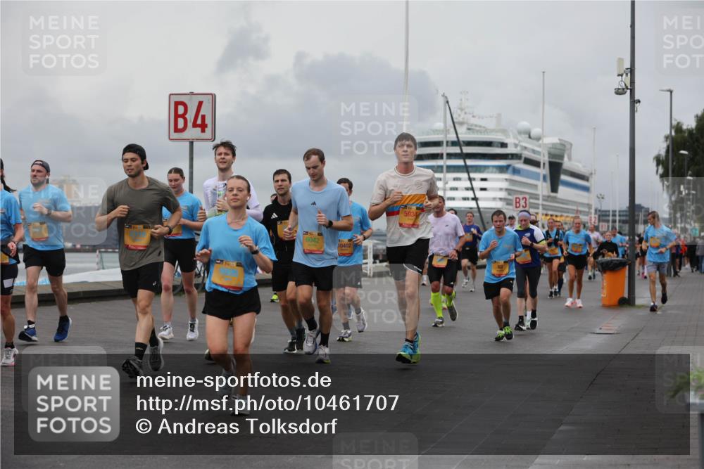 13.09.2026 - Kiel Lauf Andreas Tolksdorf http://msf.ph/oto/10461707 13.09.2026 12:02:15 Kiellinie 4, 6042, 10402, 5934, 3 meine-sportfotos.de