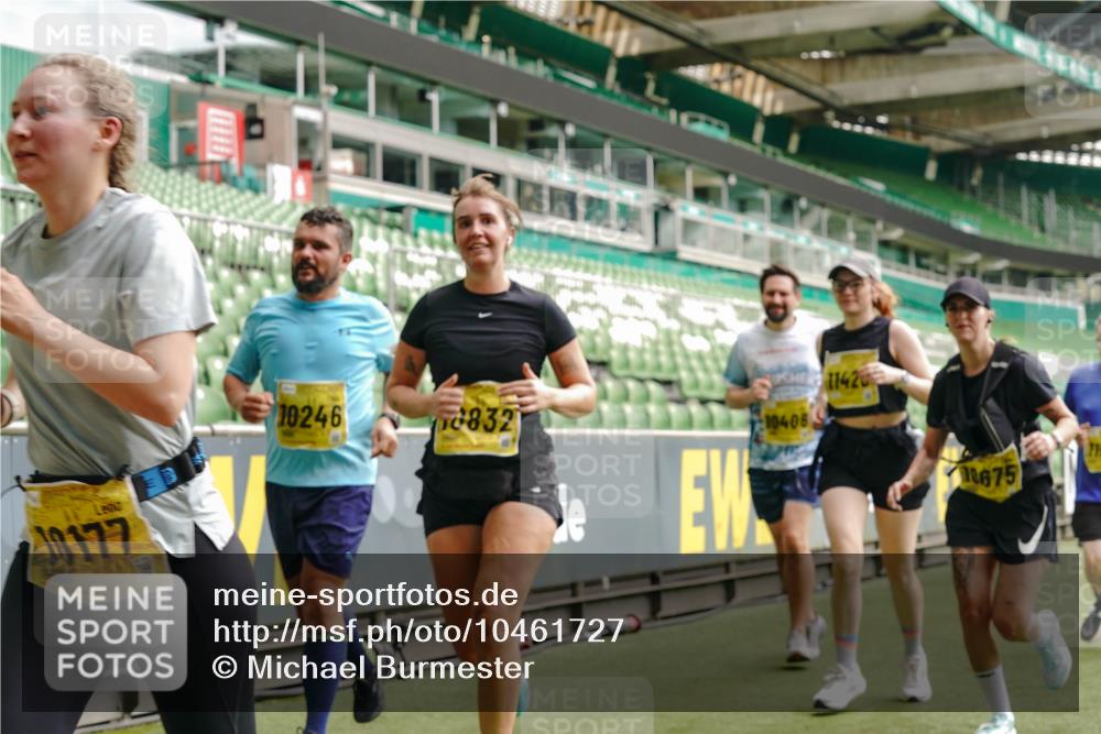 13.09.2026 - 21. swb-Marathon Bremen Michael Burmester http://msf.ph/oto/10461727 13.09.2026 10:34:32 Laufen im Stadion 10018, 10078, 10093, 10144, 10147, 10157, 10177, 10184, 10185, 10211, 10236, 10240, 10254, 10297, 10355, 10356, 10367, 10368, 10369, 10374, 10408, 10415, 10423, 10427, 10428, 10460, 10485, 10528, 10530, 10559, 10578, 10604, 10639, 10668, 10669, 10673, 10677, 10687, 10691, 10699, 10700, 10715, 10745, 10749, 10750, 10772, 10787, 10788, 10809, 10828, 10857, 10914, 10928, 11126, 11162, 11343, 11803, 11965, 10146, 10222 meine-sportfotos.de