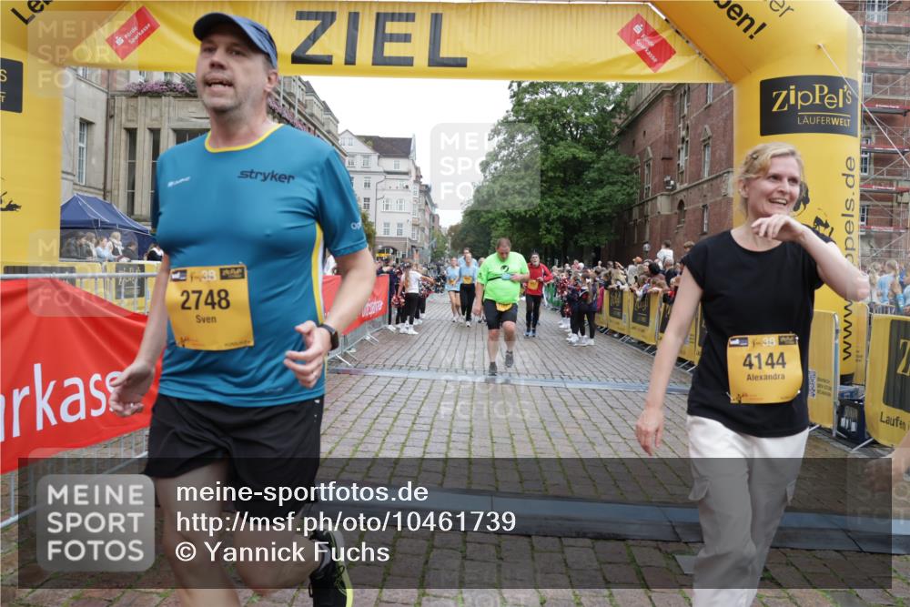 13.09.2026 - Kiel Lauf Yannick Fuchs http://msf.ph/oto/10461739 13.09.2026 09:53:51 Ziel 200, 2657, 2691, 2748, 2953, 4144, 4539, 4762, 4803, 5695, 7194, 8041, 8044, 8473, 9057, 9446, 9516, 10535, 11872, 12390, 92, 761, 802, 852, 1417, 1499, 1718, 2058, 2886, 2948, 2978, 4626, 4920, 5779, 5789, 5988, 6180, 6254, 7143, 7185, 7429, 7541, 7552, 8260, 8353, 8502, 9568, 10495, 10929, 11059, 11073, 12284, 12493, 2815, 3148, 3702, 3703, 4277, 4988, 5670, 7458, 8325, 9587, 11100, 2058, 7140, 7143, 10275, 11312 meine-sportfotos.de