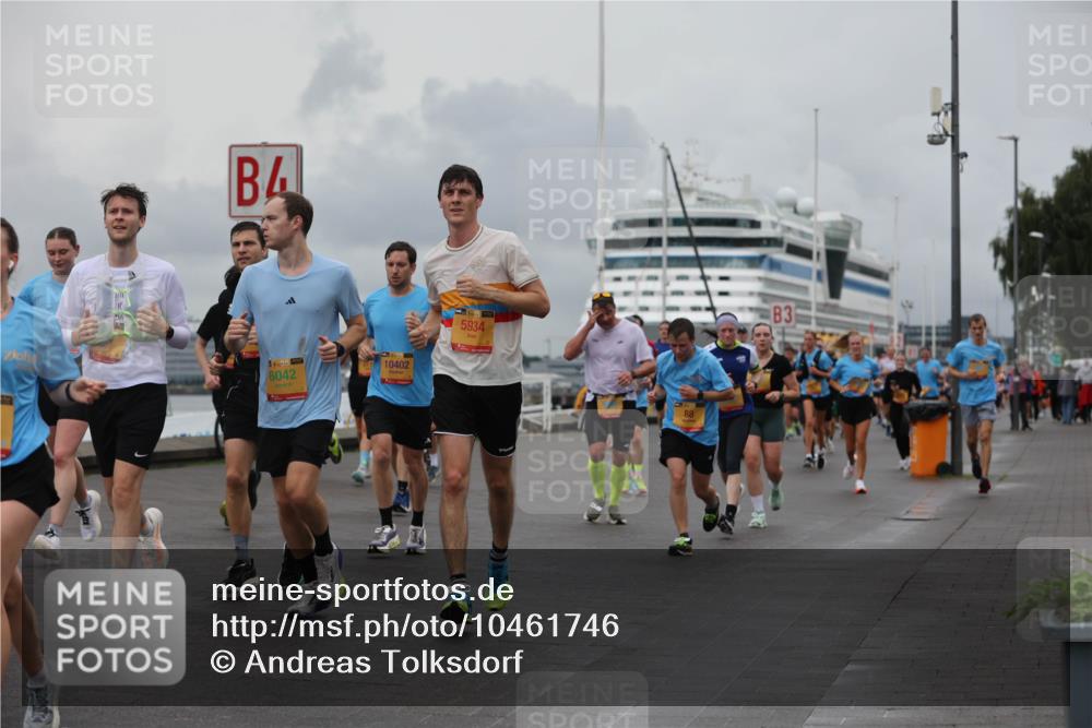 13.09.2026 - Kiel Lauf Andreas Tolksdorf http://msf.ph/oto/10461746 13.09.2026 12:02:16 Kiellinie 38, 6042, 10402, 5934, 88, 3 meine-sportfotos.de