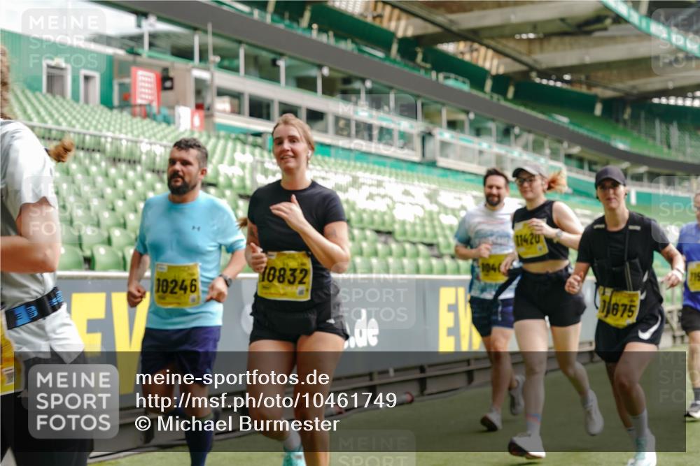 13.09.2026 - 21. swb-Marathon Bremen Michael Burmester http://msf.ph/oto/10461749 13.09.2026 10:34:32 Laufen im Stadion 10018, 10078, 10093, 10144, 10147, 10157, 10177, 10184, 10185, 10211, 10236, 10240, 10254, 10297, 10355, 10356, 10367, 10368, 10369, 10374, 10408, 10415, 10423, 10427, 10428, 10460, 10485, 10528, 10530, 10559, 10578, 10604, 10639, 10668, 10669, 10673, 10677, 10687, 10691, 10699, 10700, 10715, 10745, 10749, 10750, 10772, 10787, 10788, 10809, 10828, 10857, 10914, 10928, 11126, 11162, 11343, 11803, 11965, 10146, 10222 meine-sportfotos.de