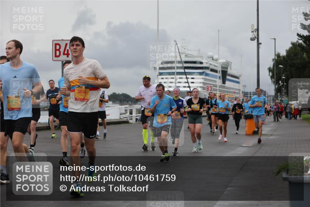13.09.2026 - Kiel Lauf Andreas Tolksdorf http://msf.ph/oto/10461759 13.09.2026 12:02:17 Kiellinie 4, 39, 6042, 104, 5934, 24, 88, 3 meine-sportfotos.de