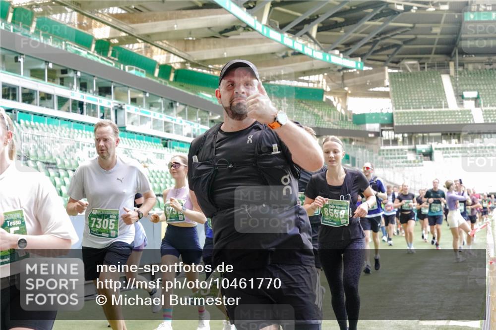 13.09.2026 - 21. swb-Marathon Bremen Michael Burmester http://msf.ph/oto/10461770 13.09.2026 13:12:24 Laufen im Stadion 118, 183, 265, 349, 514, 695, 702, 703, 843, 933, 1113, 1143, 1226, 1286, 1334, 1435, 1641, 1849, 1851, 1936, 1952, 1991, 2005, 2248, 2264, 2281, 2299, 2330, 2336, 2353, 2375, 2377, 2398, 2426, 2439, 2443, 2461, 2478, 2505, 2531, 2589, 2659, 2665, 2669, 2673, 2684, 2765, 2773, 2792, 2804, 2815, 2822, 2836, 2850, 2860, 2884, 2895, 2907, 2963, 2966, 2975, 2976, 3027, 3079, 3082, 3143, 3155, 3159, 3253, 3293, 3308, 3313, 3328, 3349, 3352, 3434, 3549, 551 meine-sportfotos.de