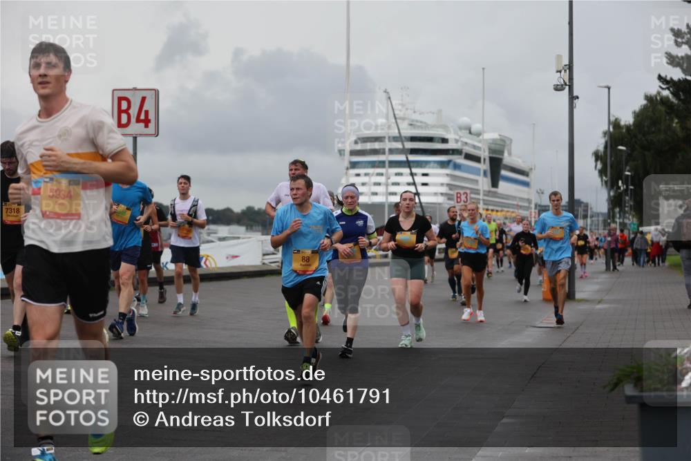 13.09.2026 - Kiel Lauf Andreas Tolksdorf http://msf.ph/oto/10461791 13.09.2026 12:02:17 Kiellinie 7318, 5934, 4, 88, 3 meine-sportfotos.de