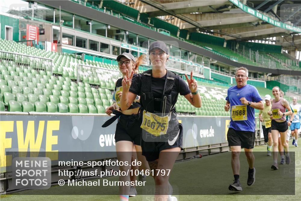 13.09.2026 - 21. swb-Marathon Bremen Michael Burmester http://msf.ph/oto/10461797 13.09.2026 10:34:32 Laufen im Stadion 10018, 10078, 10093, 10144, 10147, 10157, 10177, 10184, 10185, 10211, 10236, 10240, 10254, 10297, 10355, 10356, 10367, 10368, 10369, 10374, 10408, 10415, 10423, 10427, 10428, 10460, 10485, 10528, 10530, 10559, 10578, 10604, 10639, 10668, 10669, 10673, 10677, 10687, 10691, 10699, 10700, 10715, 10745, 10749, 10750, 10772, 10787, 10788, 10809, 10828, 10857, 10914, 10928, 11126, 11162, 11343, 11803, 11965, 10146, 10222 meine-sportfotos.de