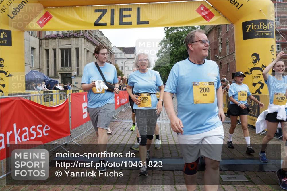 13.09.2026 - Kiel Lauf Yannick Fuchs http://msf.ph/oto/10461823 13.09.2026 09:53:58 Ziel 200, 2953, 4539, 4762, 4803, 4988, 5670, 5695, 7194, 8041, 8044, 8473, 9057, 9446, 9516, 10535, 11100, 11872, 92, 761, 802, 852, 1417, 1499, 2657, 2691, 2748, 2886, 2948, 2978, 4144, 4626, 5779, 5789, 5988, 6180, 6254, 7185, 7429, 7541, 7552, 8260, 8353, 8502, 10495, 10929, 11059, 11073, 11872, 12284, 12390, 2815, 2865, 3148, 3283, 3702, 3703, 4263, 4277, 6327, 6986, 7127, 7458, 8325, 9587, 10261, 10424, 10434, 1417, 1718, 2058, 4920, 5779, 6180, 7143, 7541, 7552, 8260 meine-sportfotos.de