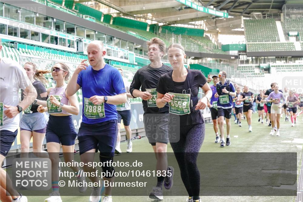 13.09.2026 - 21. swb-Marathon Bremen Michael Burmester http://msf.ph/oto/10461835 13.09.2026 13:12:25 Laufen im Stadion 118, 183, 265, 349, 514, 695, 702, 703, 843, 933, 1113, 1143, 1226, 1286, 1334, 1435, 1641, 1849, 1851, 1936, 1952, 1991, 2005, 2248, 2264, 2281, 2299, 2330, 2336, 2353, 2375, 2377, 2398, 2426, 2439, 2443, 2461, 2478, 2505, 2589, 2659, 2665, 2669, 2673, 2684, 2765, 2773, 2792, 2804, 2815, 2822, 2836, 2850, 2860, 2884, 2895, 2907, 2963, 2966, 2975, 2976, 3027, 3079, 3082, 3143, 3155, 3159, 3253, 3293, 3308, 3313, 3328, 3349, 3352, 3434, 3549, 551 meine-sportfotos.de