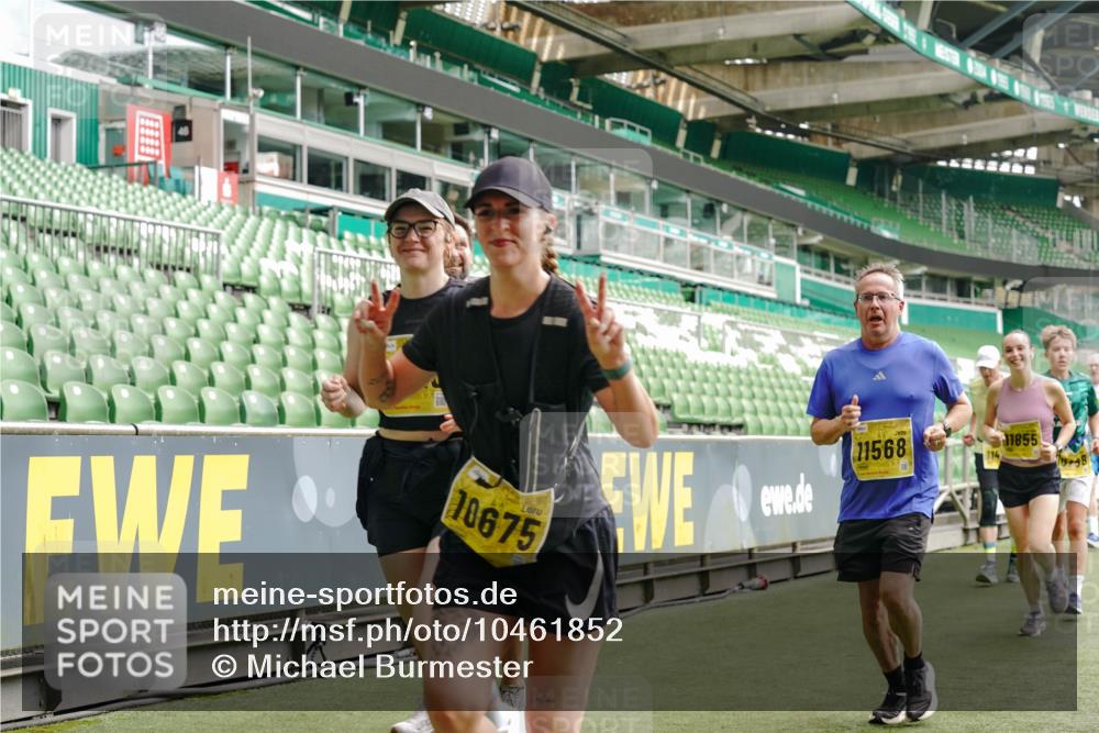 13.09.2026 - 21. swb-Marathon Bremen Michael Burmester http://msf.ph/oto/10461852 13.09.2026 10:34:33 Laufen im Stadion 10018, 10078, 10093, 10144, 10147, 10157, 10177, 10184, 10185, 10211, 10236, 10240, 10254, 10297, 10355, 10356, 10367, 10368, 10369, 10374, 10377, 10408, 10415, 10423, 10427, 10428, 10460, 10485, 10528, 10530, 10559, 10578, 10604, 10639, 10668, 10669, 10673, 10677, 10687, 10691, 10699, 10700, 10715, 10745, 10749, 10750, 10772, 10787, 10788, 10809, 10828, 10857, 10914, 10928, 11126, 11162, 11343, 11803, 11965, 10146, 10222 meine-sportfotos.de