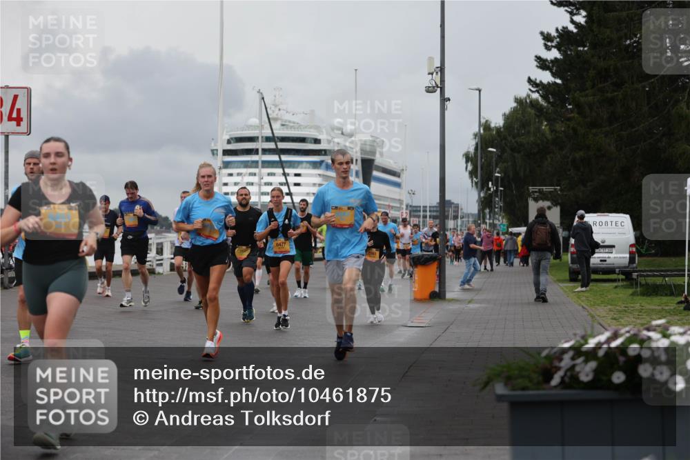 13.09.2026 - Kiel Lauf Andreas Tolksdorf http://msf.ph/oto/10461875 13.09.2026 12:02:21 Kiellinie 34, 1214, 6477, 100 meine-sportfotos.de