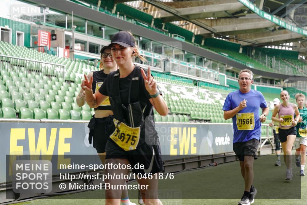 13.09.2026 - 21. swb-Marathon Bremen Michael Burmester http://msf.ph/oto/10461876 13.09.2026 10:34:33 Laufen im Stadion 10018, 10078, 10093, 10144, 10147, 10157, 10177, 10184, 10185, 10211, 10236, 10240, 10254, 10297, 10355, 10356, 10367, 10368, 10369, 10374, 10377, 10408, 10415, 10423, 10427, 10428, 10460, 10485, 10528, 10530, 10559, 10578, 10604, 10639, 10668, 10669, 10673, 10677, 10687, 10691, 10699, 10700, 10715, 10745, 10749, 10750, 10772, 10787, 10788, 10809, 10828, 10857, 10914, 10928, 11126, 11162, 11343, 11803, 11965, 10146, 10222 meine-sportfotos.de