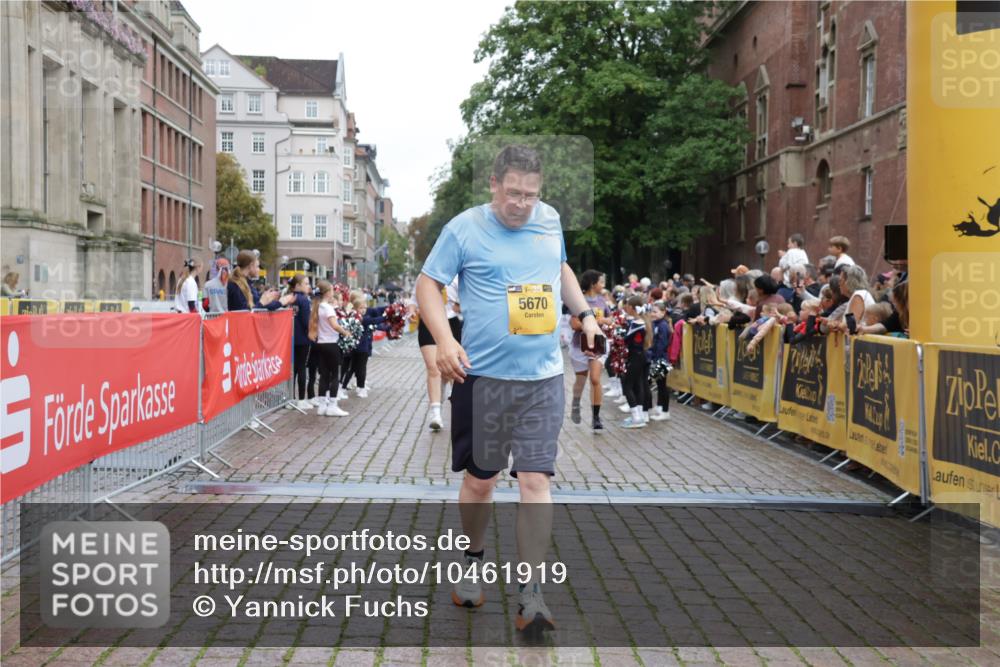 13.09.2026 - Kiel Lauf Yannick Fuchs http://msf.ph/oto/10461919 13.09.2026 09:54:05 Ziel 2815, 3148, 3702, 3703, 4277, 4988, 5670, 7458, 9446, 11100, 92, 200, 761, 852, 2657, 2691, 2748, 2886, 2948, 2953, 2978, 4144, 4539, 4626, 4762, 4803, 5695, 5988, 6254, 7185, 7194, 7429, 8041, 8044, 8473, 8502, 9057, 9446, 9516, 10535, 10929, 11872, 12390, 1441, 2368, 2485, 2865, 3283, 4263, 6327, 6986, 7127, 8325, 9587, 10261, 10424, 10434, 12753, 761, 802, 1417, 1499, 2886, 2948, 2978, 5779, 5789, 6180, 7185, 7429, 7541, 7552, 8260, 10929 meine-sportfotos.de