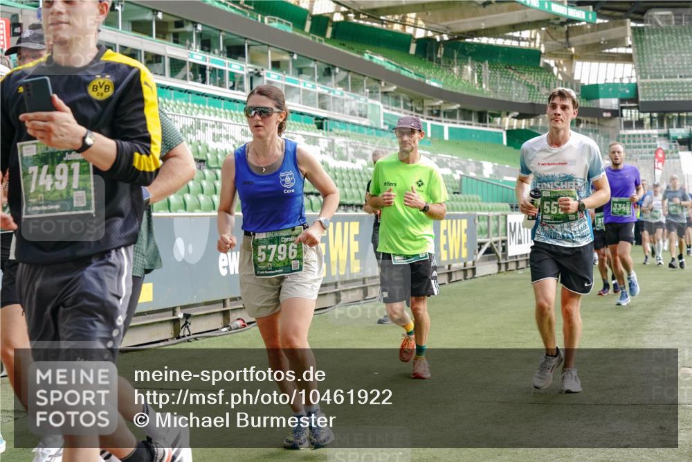 13.09.2026 - 21. swb-Marathon Bremen Michael Burmester http://msf.ph/oto/10461922 13.09.2026 12:55:21 Laufen im Stadion 161, 189, 201, 205, 307, 385, 388, 411, 461, 465, 481, 495, 655, 666, 816, 827, 854, 913, 1053, 1058, 1076, 1197, 1390, 1419, 1537, 1551, 1599, 1631, 1645, 1658, 1750, 2122, 2125, 2234, 2251, 2260, 2319, 2383, 2390, 2474, 2499, 2604, 2701, 2733, 2801, 2824, 2870, 2882, 2913, 2922, 2962, 2971, 3012, 3054, 3057, 3134, 3175, 3192, 3206, 3241, 3246, 3346, 3356, 3357, 3411, 3508, 3706, 3716, 3836, 4135, 4137, 4171, 4413, 4455, 4479, 4733, 5277, 5430, 5530, 6106, 2498, 3085 meine-sportfotos.de