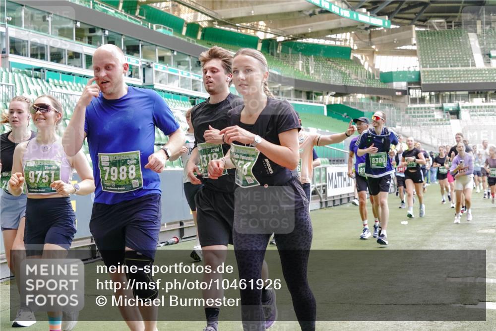 13.09.2026 - 21. swb-Marathon Bremen Michael Burmester http://msf.ph/oto/10461926 13.09.2026 13:12:25 Laufen im Stadion 118, 183, 265, 349, 514, 695, 702, 703, 843, 933, 1113, 1143, 1226, 1286, 1334, 1435, 1641, 1849, 1851, 1936, 1952, 1991, 2005, 2248, 2264, 2281, 2299, 2330, 2336, 2353, 2375, 2377, 2398, 2426, 2439, 2443, 2461, 2478, 2505, 2589, 2659, 2665, 2669, 2673, 2684, 2765, 2773, 2792, 2804, 2815, 2822, 2836, 2850, 2860, 2884, 2895, 2907, 2963, 2966, 2975, 2976, 3027, 3079, 3082, 3143, 3155, 3159, 3253, 3293, 3308, 3313, 3328, 3349, 3352, 3434, 3549, 551 meine-sportfotos.de