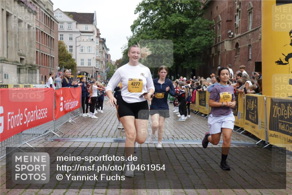 13.09.2026 - Kiel Lauf Yannick Fuchs http://msf.ph/oto/10461954 13.09.2026 09:54:08 Ziel 2815, 3148, 3702, 3703, 4277, 5670, 7458, 8325, 9587, 11100, 92, 200, 852, 2657, 2691, 2748, 2953, 4144, 4539, 4626, 4762, 4803, 4988, 5695, 5988, 6254, 7194, 8041, 8044, 8473, 8502, 9057, 9446, 9516, 10535, 11100, 11872, 12390, 1441, 2368, 2485, 2865, 3283, 4263, 6327, 6825, 6986, 7090, 7127, 10261, 10424, 10434, 12753, 761, 802, 1417, 1499, 2886, 2948, 2978, 5789, 5988, 7185, 7429, 10929 meine-sportfotos.de