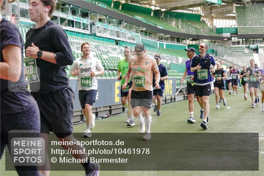13.09.2026 - 21. swb-Marathon Bremen Michael Burmester http://msf.ph/oto/10461978 13.09.2026 13:12:26 Laufen im Stadion 118, 183, 265, 349, 514, 695, 702, 703, 843, 933, 1113, 1143, 1226, 1286, 1334, 1435, 1641, 1849, 1851, 1936, 1952, 1991, 2005, 2248, 2264, 2281, 2299, 2330, 2336, 2353, 2375, 2377, 2398, 2426, 2439, 2443, 2461, 2478, 2505, 2589, 2659, 2665, 2669, 2673, 2684, 2765, 2773, 2792, 2804, 2815, 2822, 2836, 2850, 2860, 2884, 2895, 2907, 2963, 2966, 2975, 2976, 3027, 3079, 3082, 3143, 3155, 3159, 3253, 3293, 3308, 3313, 3328, 3349, 3352, 3434, 3549, 551 meine-sportfotos.de