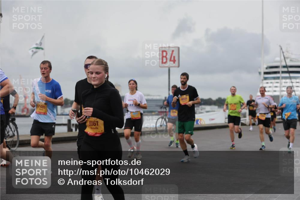 13.09.2026 - Kiel Lauf Andreas Tolksdorf http://msf.ph/oto/10462029 13.09.2026 12:02:27 Kiellinie 7485, 8861, 4, 8928 meine-sportfotos.de