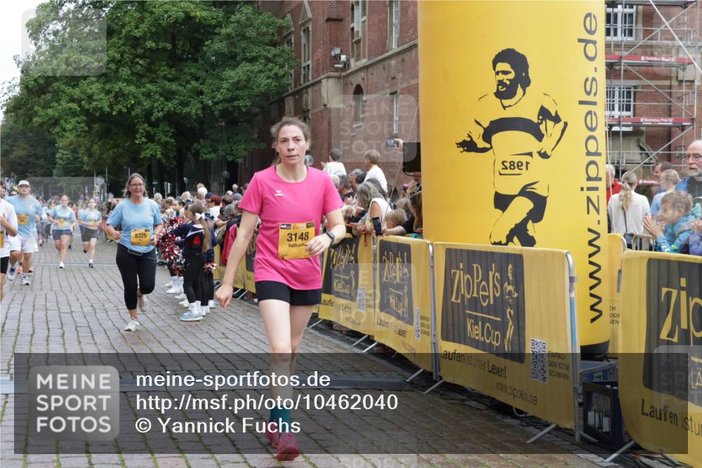 13.09.2026 - Kiel Lauf Yannick Fuchs http://msf.ph/oto/10462040 13.09.2026 09:54:13 Ziel 2815, 2865, 3148, 3283, 3702, 3703, 4263, 4277, 6327, 6986, 7127, 7458, 8325, 9587, 10261, 10424, 10434, 92, 200, 852, 2657, 2691, 2748, 2953, 4144, 4539, 4626, 4762, 4803, 4988, 5670, 5695, 6254, 7194, 8041, 8044, 8473, 8502, 9057, 9446, 9516, 10535, 11100, 11872, 12390, 1414, 1441, 2368, 2485, 5030, 5937, 6825, 7090, 8830, 12750, 12751, 12753, 92, 761, 852, 2948, 2978, 4626, 5988, 6254, 7185, 7429, 8502, 10929 meine-sportfotos.de