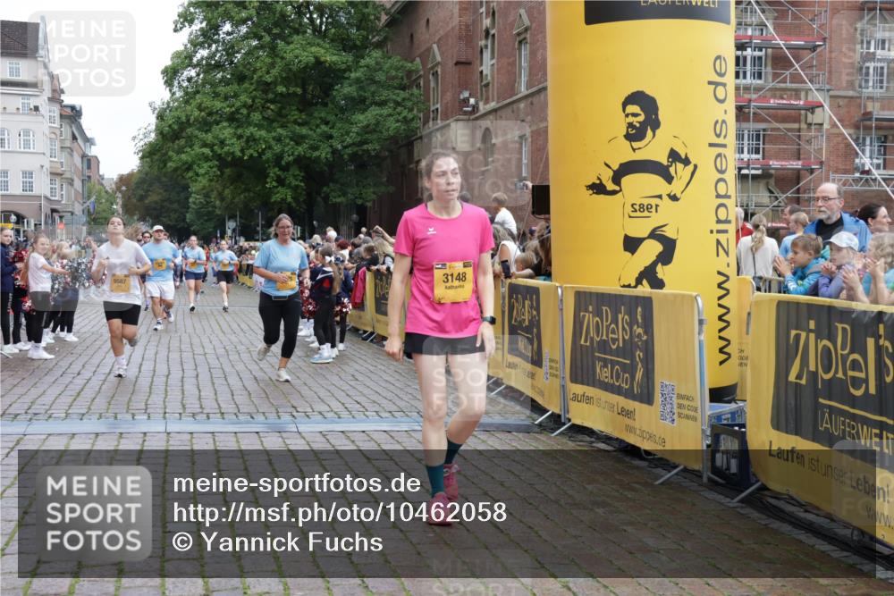 13.09.2026 - Kiel Lauf Yannick Fuchs http://msf.ph/oto/10462058 13.09.2026 09:54:13 Ziel 2815, 2865, 3148, 3283, 3702, 3703, 4263, 4277, 6327, 6986, 7127, 7458, 8325, 9587, 10261, 10424, 10434, 92, 200, 852, 2657, 2691, 2748, 2953, 4144, 4539, 4626, 4762, 4803, 4988, 5670, 5695, 6254, 7194, 8041, 8044, 8473, 8502, 9057, 9446, 9516, 10535, 11100, 11872, 12390, 1414, 1441, 2368, 2485, 5030, 5937, 6825, 7090, 8830, 12750, 12751, 12753, 92, 761, 852, 2948, 2978, 4626, 5988, 6254, 7185, 7429, 8502, 10929 meine-sportfotos.de