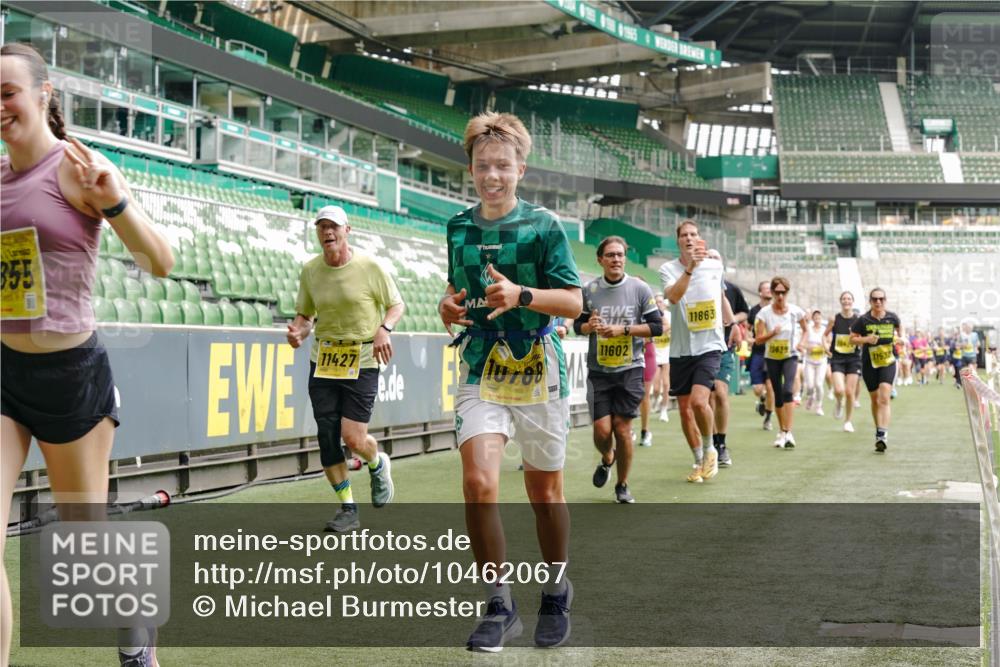 13.09.2026 - 21. swb-Marathon Bremen Michael Burmester http://msf.ph/oto/10462067 13.09.2026 10:34:35 Laufen im Stadion 10018, 10078, 10093, 10144, 10147, 10157, 10177, 10184, 10185, 10211, 10236, 10240, 10245, 10254, 10297, 10355, 10356, 10367, 10368, 10369, 10377, 10408, 10415, 10423, 10427, 10428, 10460, 10485, 10528, 10530, 10559, 10578, 10604, 10639, 10668, 10669, 10673, 10677, 10687, 10691, 10699, 10700, 10715, 10745, 10749, 10750, 10772, 10787, 10788, 10809, 10828, 10857, 10914, 10928, 11126, 11162, 11343, 11803, 11965, 10146, 10222 meine-sportfotos.de