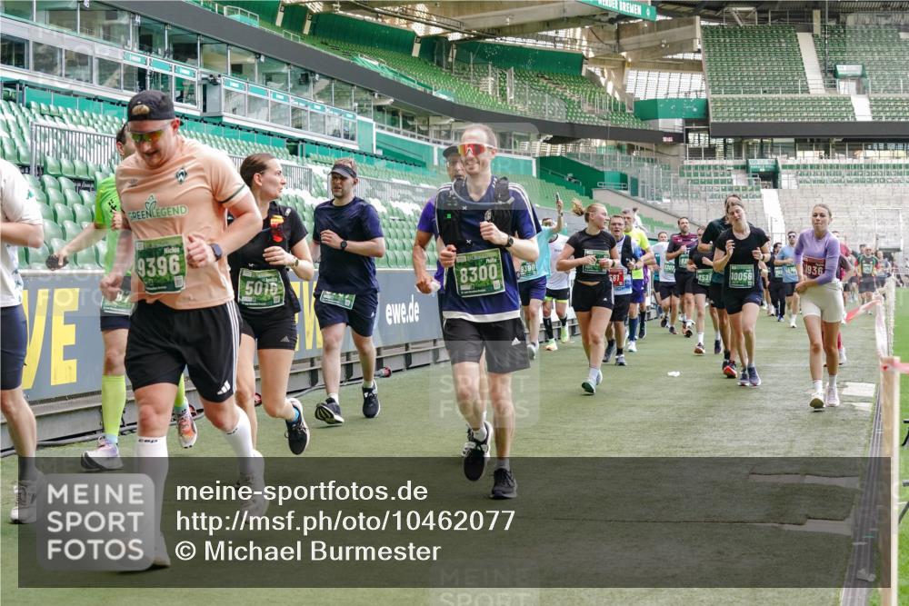 13.09.2026 - 21. swb-Marathon Bremen Michael Burmester http://msf.ph/oto/10462077 13.09.2026 13:12:27 Laufen im Stadion 118, 183, 265, 278, 349, 514, 576, 695, 702, 703, 843, 933, 1113, 1143, 1226, 1286, 1334, 1435, 1641, 1849, 1851, 1936, 1952, 1991, 2005, 2248, 2264, 2281, 2299, 2330, 2336, 2353, 2375, 2377, 2398, 2426, 2439, 2443, 2461, 2478, 2505, 2589, 2659, 2665, 2669, 2673, 2684, 2765, 2773, 2792, 2804, 2815, 2822, 2836, 2850, 2860, 2884, 2895, 2907, 2963, 2966, 2975, 2976, 3027, 3079, 3082, 3143, 3155, 3159, 3253, 3293, 3308, 3313, 3328, 3349, 3352, 3434, 3549, 551 meine-sportfotos.de