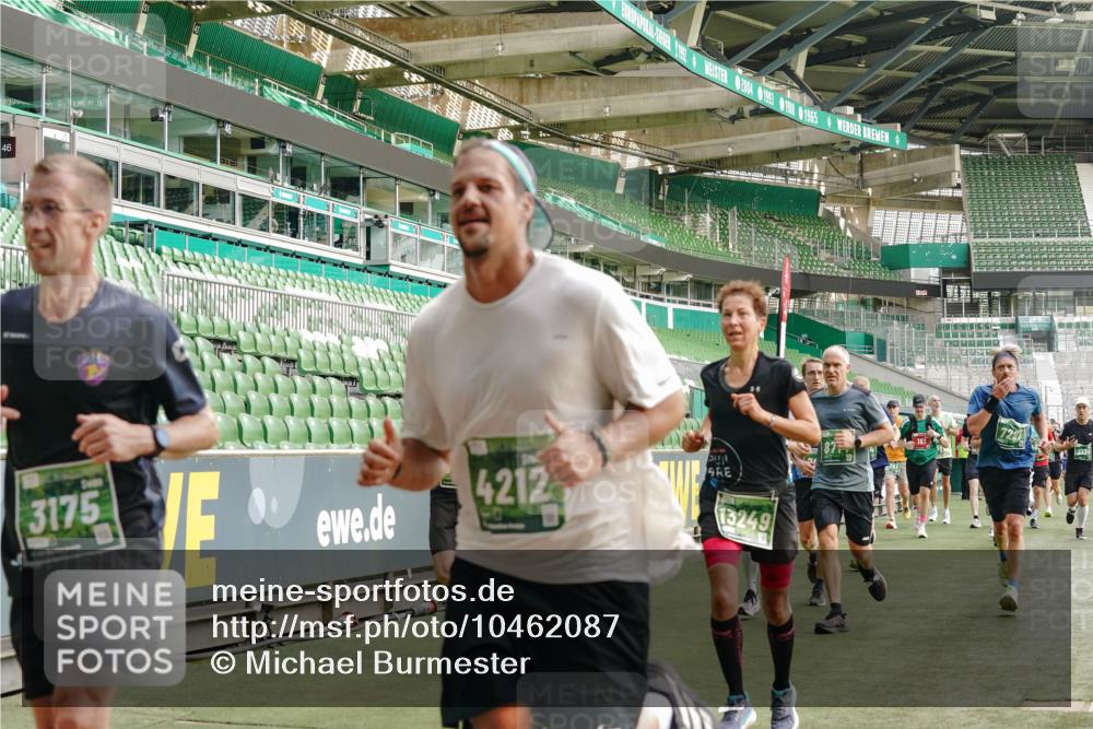 13.09.2026 - 21. swb-Marathon Bremen Michael Burmester http://msf.ph/oto/10462087 13.09.2026 12:55:25 Laufen im Stadion 161, 189, 201, 205, 307, 385, 388, 411, 461, 465, 481, 495, 655, 666, 827, 854, 913, 926, 1053, 1058, 1197, 1390, 1537, 1599, 1631, 1645, 1658, 1750, 2122, 2125, 2234, 2251, 2260, 2319, 2383, 2390, 2474, 2535, 2604, 2701, 2733, 2801, 2824, 2870, 2882, 2913, 2922, 2962, 2971, 3012, 3054, 3057, 3119, 3134, 3175, 3192, 3206, 3241, 3246, 3290, 3346, 3356, 3357, 3411, 3508, 3706, 3716, 3836, 4135, 4137, 4171, 4413, 4455, 4479, 4733, 5277, 5430, 5530, 6106, 2498, 3085 meine-sportfotos.de