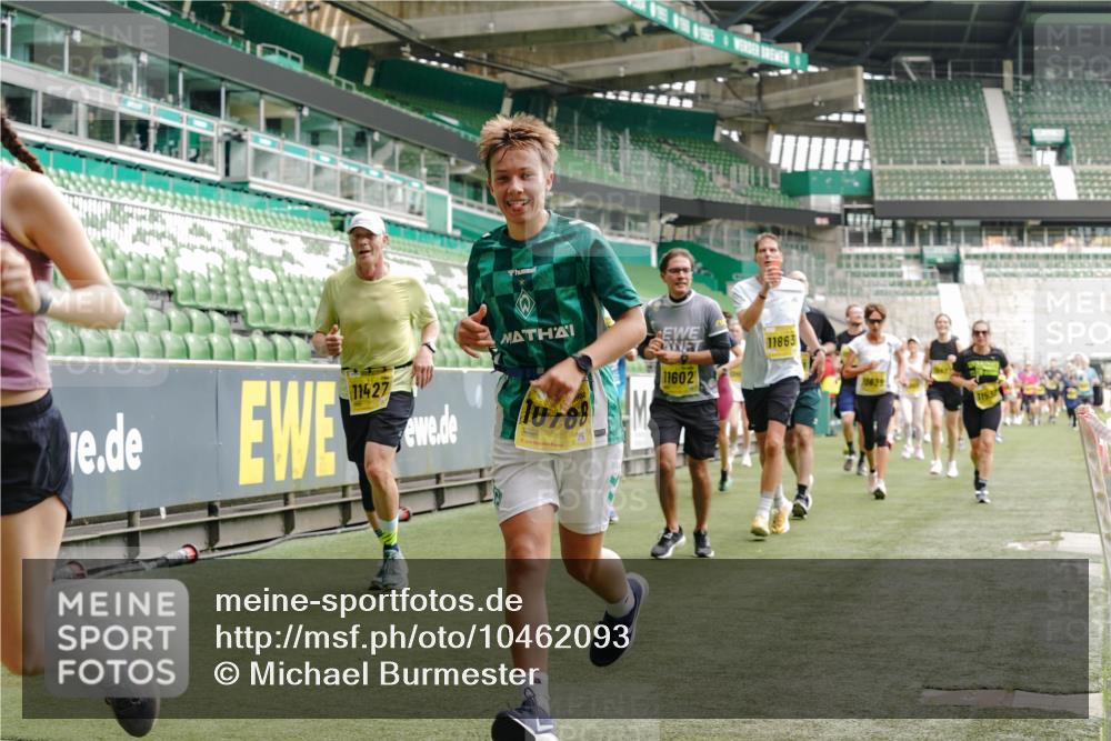 13.09.2026 - 21. swb-Marathon Bremen Michael Burmester http://msf.ph/oto/10462093 13.09.2026 10:34:35 Laufen im Stadion 10018, 10078, 10093, 10144, 10147, 10157, 10177, 10184, 10185, 10211, 10236, 10240, 10245, 10254, 10297, 10355, 10356, 10367, 10368, 10369, 10377, 10408, 10415, 10423, 10427, 10428, 10460, 10485, 10528, 10530, 10559, 10578, 10604, 10639, 10668, 10669, 10673, 10677, 10687, 10691, 10699, 10700, 10715, 10745, 10749, 10750, 10772, 10787, 10788, 10809, 10828, 10857, 10914, 10928, 11126, 11162, 11343, 11803, 11965, 10146, 10222 meine-sportfotos.de