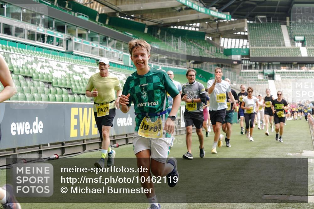 13.09.2026 - 21. swb-Marathon Bremen Michael Burmester http://msf.ph/oto/10462119 13.09.2026 10:34:35 Laufen im Stadion 10018, 10078, 10093, 10144, 10147, 10157, 10177, 10184, 10185, 10211, 10236, 10240, 10245, 10254, 10297, 10355, 10356, 10367, 10368, 10369, 10377, 10408, 10415, 10423, 10427, 10428, 10460, 10485, 10528, 10530, 10559, 10578, 10604, 10639, 10668, 10669, 10673, 10677, 10687, 10691, 10699, 10700, 10715, 10745, 10749, 10750, 10772, 10787, 10788, 10809, 10828, 10857, 10914, 10928, 11126, 11162, 11343, 11803, 11965, 10146, 10222 meine-sportfotos.de