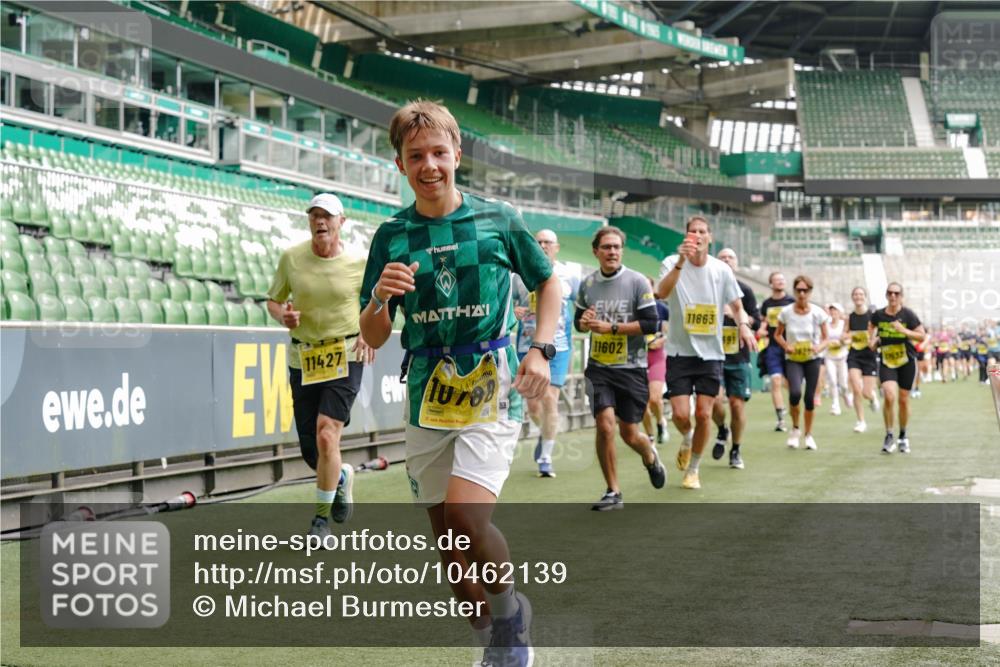 13.09.2026 - 21. swb-Marathon Bremen Michael Burmester http://msf.ph/oto/10462139 13.09.2026 10:34:35 Laufen im Stadion 10018, 10078, 10093, 10144, 10147, 10157, 10177, 10184, 10185, 10211, 10236, 10240, 10245, 10254, 10297, 10355, 10356, 10367, 10368, 10369, 10377, 10408, 10415, 10423, 10427, 10428, 10460, 10485, 10528, 10530, 10559, 10578, 10604, 10639, 10668, 10669, 10673, 10677, 10687, 10691, 10699, 10700, 10715, 10745, 10749, 10750, 10772, 10787, 10788, 10809, 10828, 10857, 10914, 10928, 11126, 11162, 11343, 11803, 11965, 10146, 10222 meine-sportfotos.de