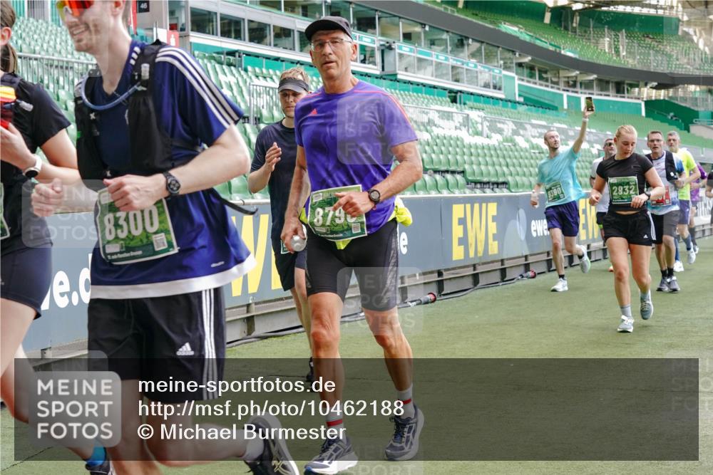 13.09.2026 - 21. swb-Marathon Bremen Michael Burmester http://msf.ph/oto/10462188 13.09.2026 13:12:29 Laufen im Stadion 118, 183, 265, 278, 349, 514, 576, 695, 702, 703, 843, 933, 950, 1005, 1113, 1143, 1226, 1286, 1334, 1435, 1641, 1849, 1851, 1936, 1952, 1991, 2005, 2248, 2264, 2281, 2299, 2330, 2336, 2353, 2375, 2377, 2398, 2426, 2439, 2461, 2478, 2505, 2612, 2659, 2665, 2669, 2673, 2684, 2765, 2773, 2792, 2804, 2815, 2822, 2836, 2850, 2860, 2884, 2895, 2907, 2921, 2963, 2966, 2975, 2976, 3027, 3079, 3082, 3143, 3155, 3159, 3253, 3293, 3308, 3313, 3328, 3349, 3352, 3434, 3549, 551 meine-sportfotos.de