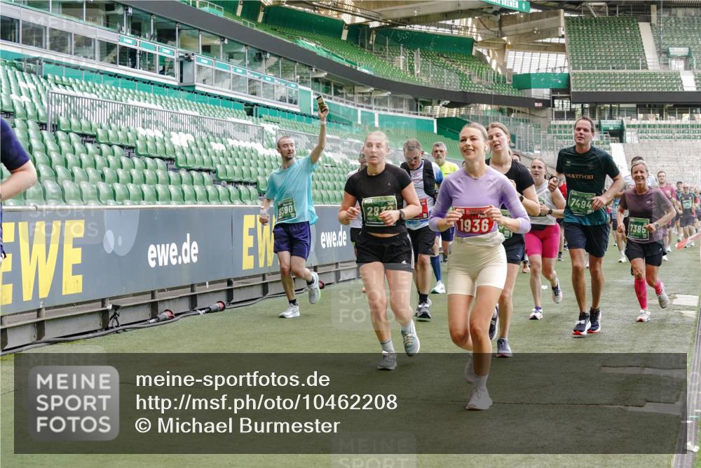 13.09.2026 - 21. swb-Marathon Bremen Michael Burmester http://msf.ph/oto/10462208 13.09.2026 13:12:30 Laufen im Stadion 118, 183, 265, 278, 349, 514, 576, 695, 702, 703, 843, 933, 950, 1005, 1113, 1143, 1226, 1286, 1334, 1435, 1641, 1849, 1851, 1936, 1952, 1991, 2005, 2248, 2264, 2281, 2299, 2336, 2353, 2375, 2377, 2398, 2426, 2439, 2461, 2478, 2505, 2612, 2659, 2665, 2669, 2673, 2684, 2765, 2773, 2792, 2804, 2815, 2822, 2850, 2860, 2884, 2895, 2907, 2921, 2963, 2966, 2975, 2976, 3027, 3079, 3082, 3143, 3155, 3159, 3253, 3293, 3308, 3313, 3328, 3349, 3352, 3434, 551 meine-sportfotos.de